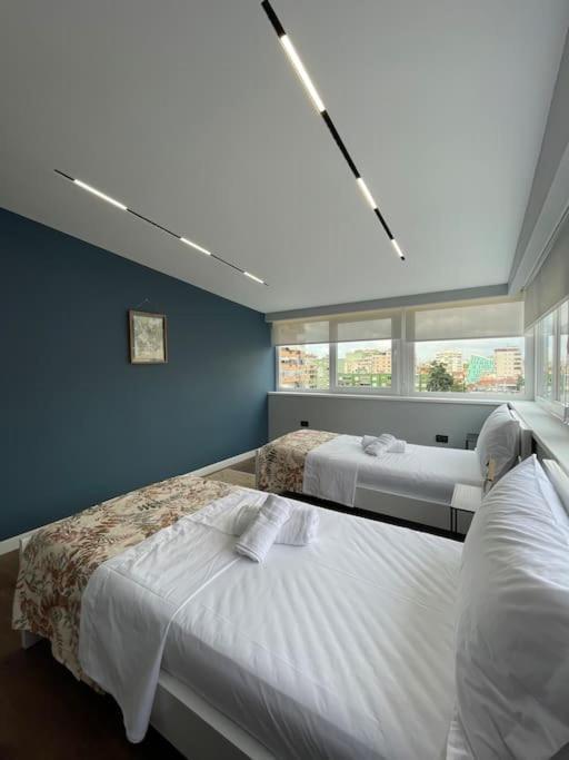 Voyage Penthouse Lägenhet Tirana Exteriör bild