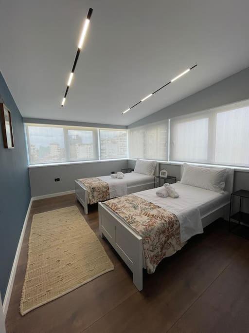 Voyage Penthouse Lägenhet Tirana Exteriör bild