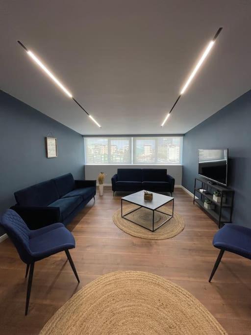 Voyage Penthouse Lägenhet Tirana Exteriör bild